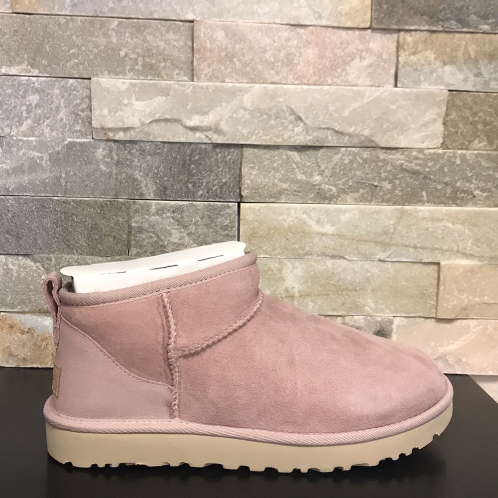🎁 UGG Womens Classic Ultra Mini Ankle Boot - Picture 8 of 10